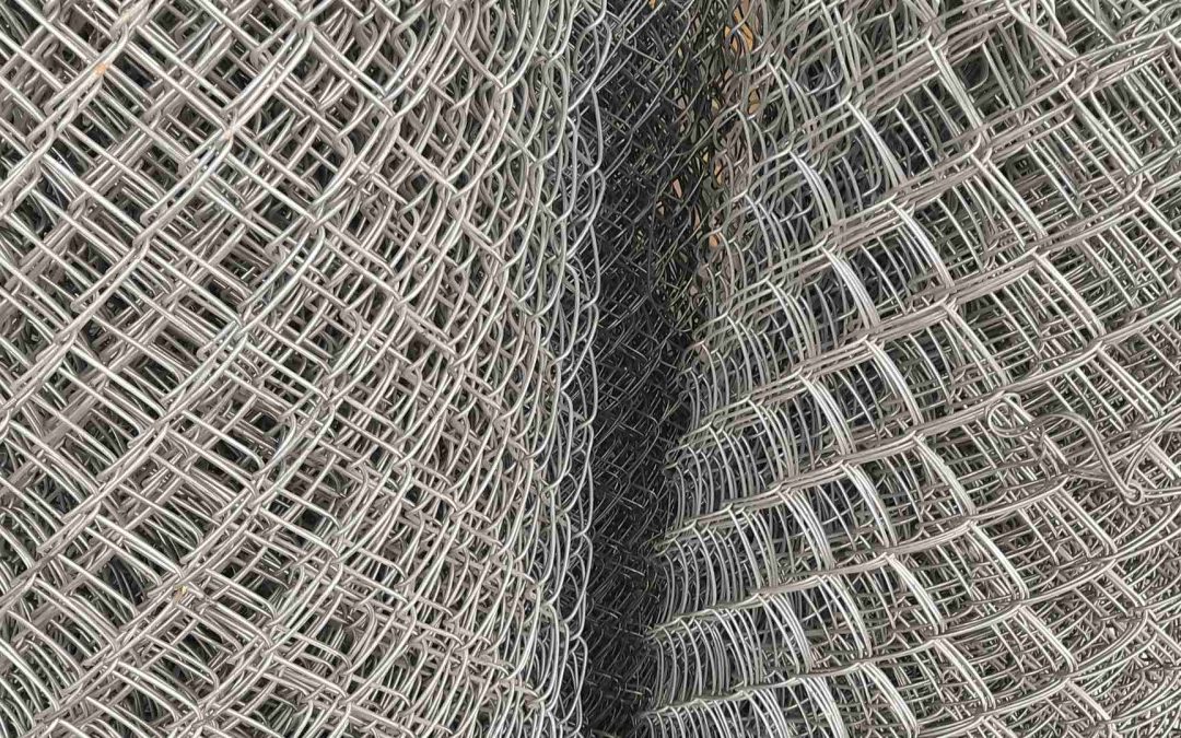 RESOLUCIÓN Final del procedimiento administrativo de examen de vigencia de la cuota compensatoria impuesta a las importaciones de malla o tela galvanizada de alambre de acero al carbón, en forma de cuadrícula originarias de la República Popular China, independientemente del país de procedencia.